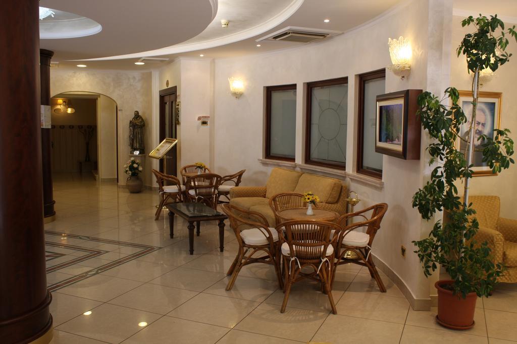 Hotel Di Cosmo San Giovanni Rotondo Exterior foto
